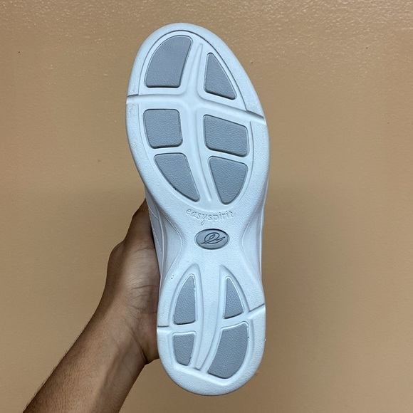 Easy Spirit Esenergetic White Leather Sneakers - Picture 15 of 16